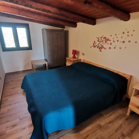Villa Sole - Finaiti - Appartamento Per Turisti Floridia Exterior foto