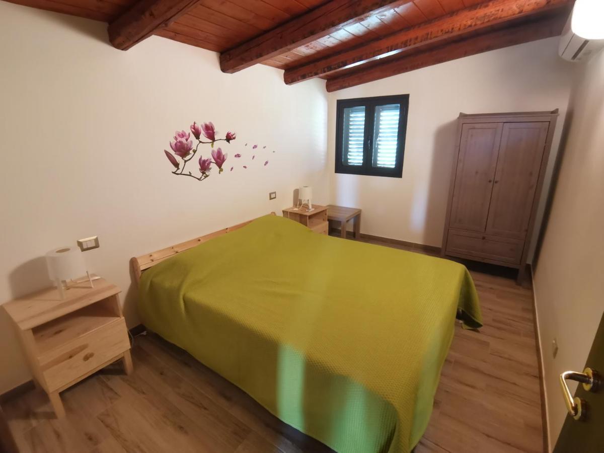 Villa Sole - Finaiti - Appartamento Per Turisti Floridia Exterior foto