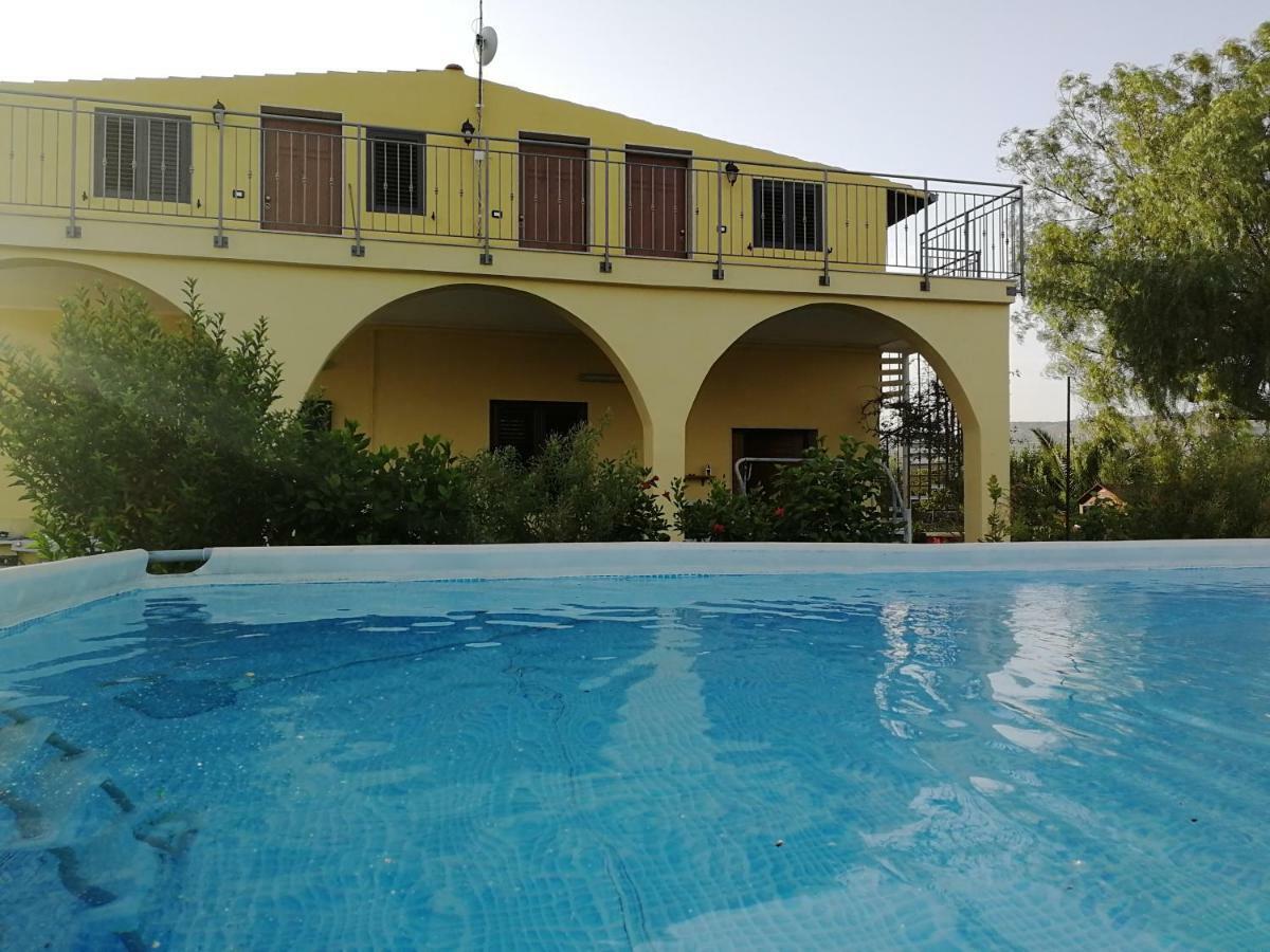 Villa Sole - Finaiti - Appartamento Per Turisti Floridia Exterior foto