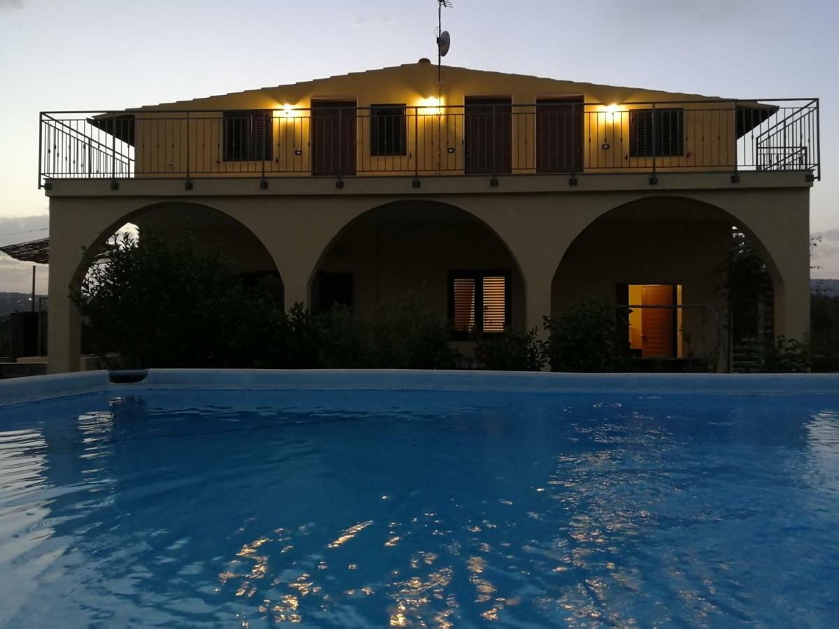 Villa Sole - Finaiti - Appartamento Per Turisti Floridia Exterior foto
