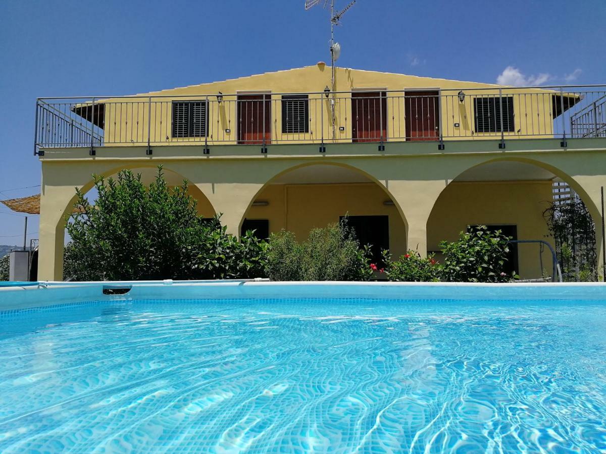 Villa Sole - Finaiti - Appartamento Per Turisti Floridia Exterior foto