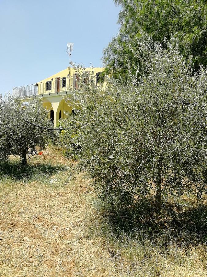 Villa Sole - Finaiti - Appartamento Per Turisti Floridia Exterior foto
