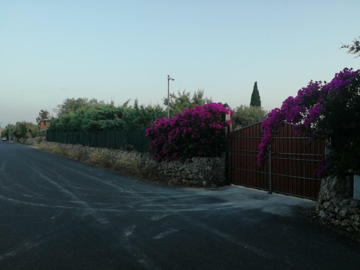 Villa Sole - Finaiti - Appartamento Per Turisti Floridia Exterior foto